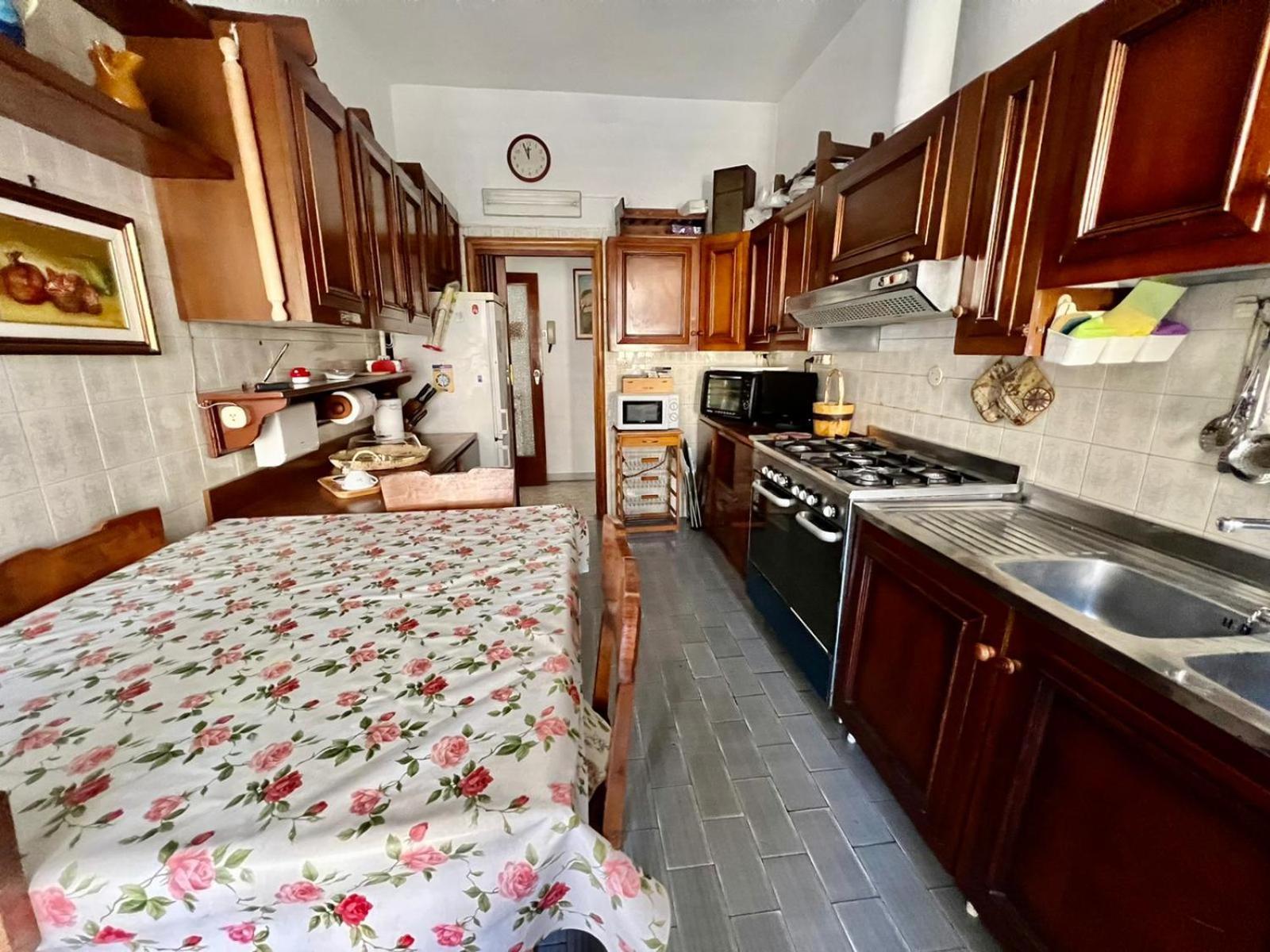 Casa Relax Nel Centro Storico Con Posto Auto Apartment Vico Equense Luaran gambar
